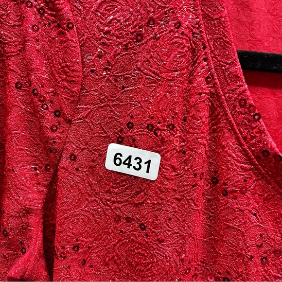 White stag large 12-14 red sequin. 21p2p. 26” length  no flaws - Picture 4 of 6